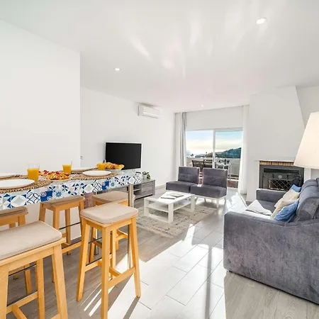 Beachfront Flat & Panoramic Sea View By Hostwise