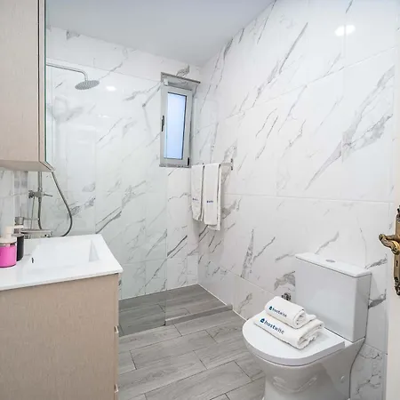 Apartament Beachfront Flat & Panoramic Sea View By Hostwise *