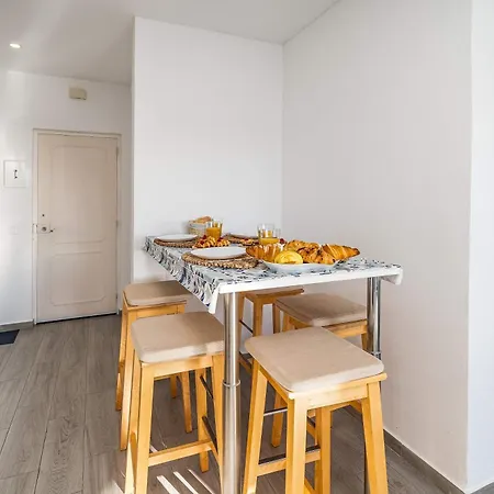 Beachfront Flat & Panoramic Sea View By Hostwise